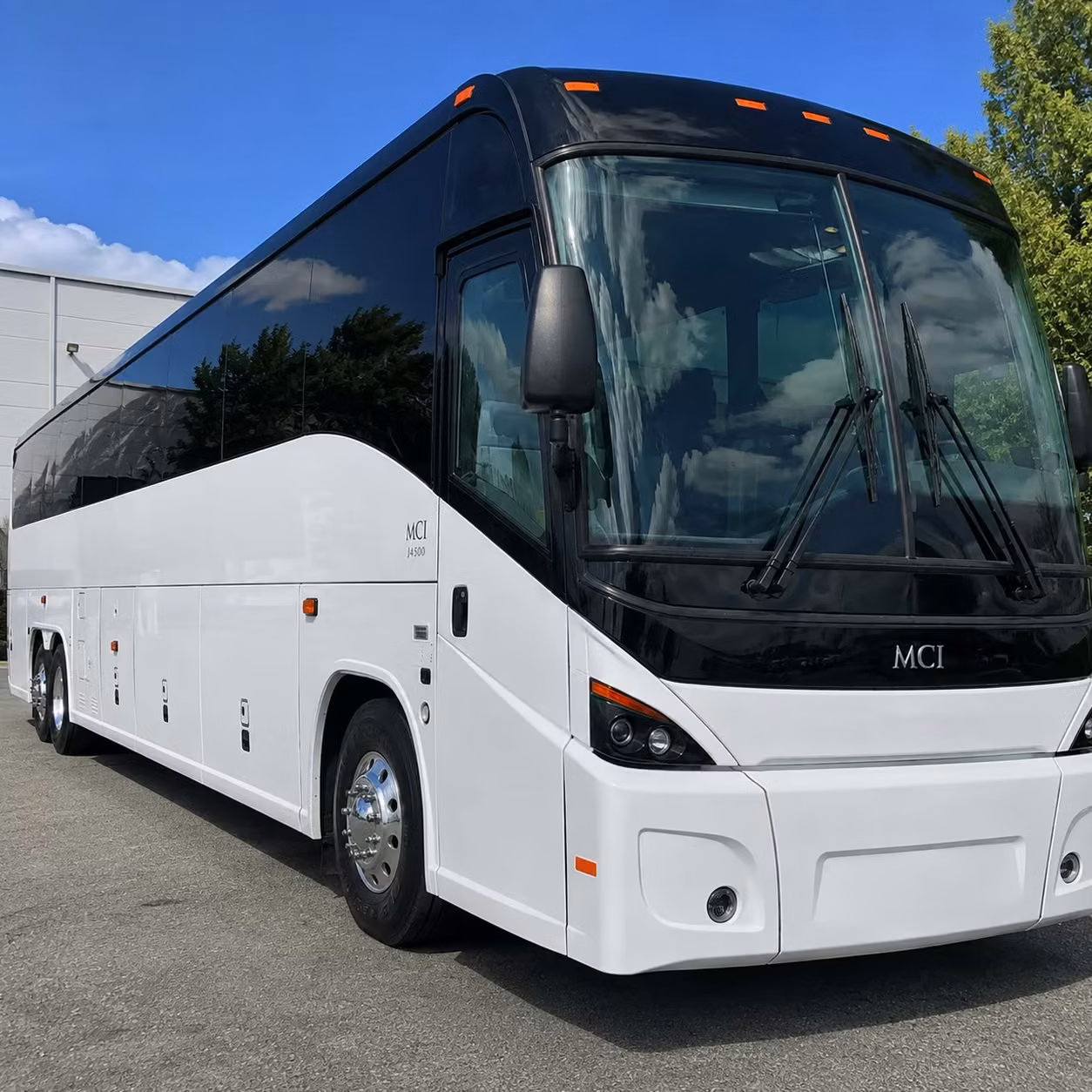 airport transfer shuttles for employee travel in little rock