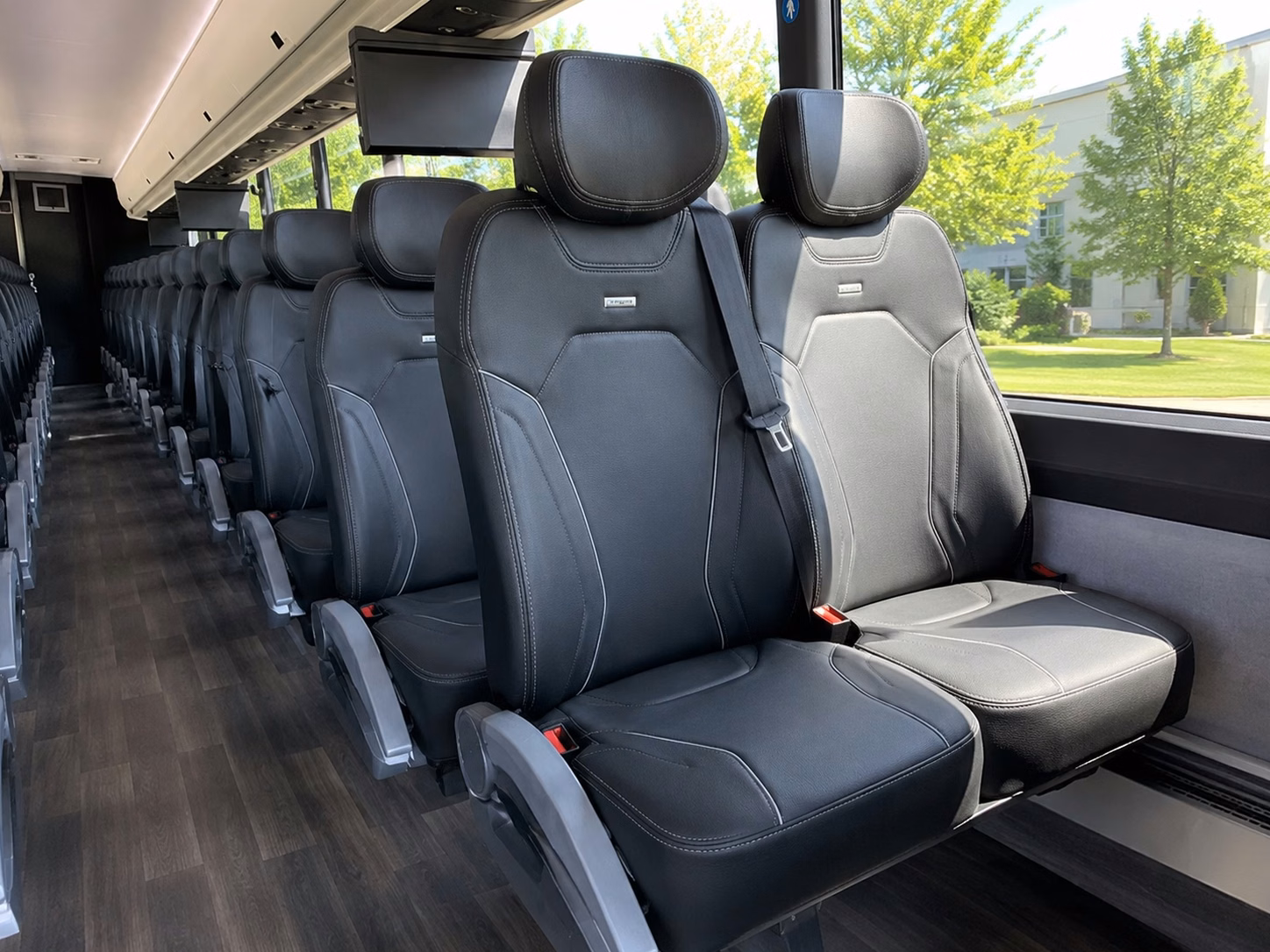 charter buses for ceremony to reception transfers in little rock